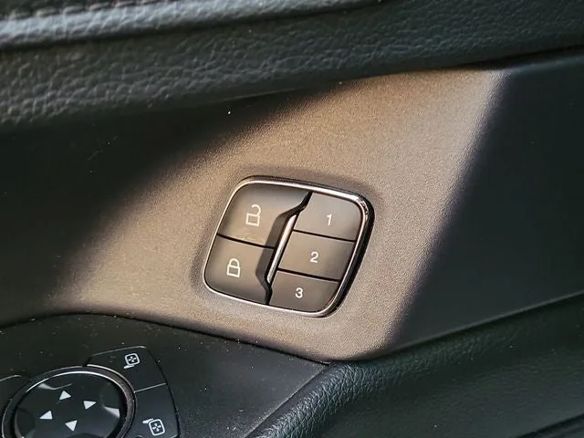 2020 Ford Expedition Max XLT photo 16