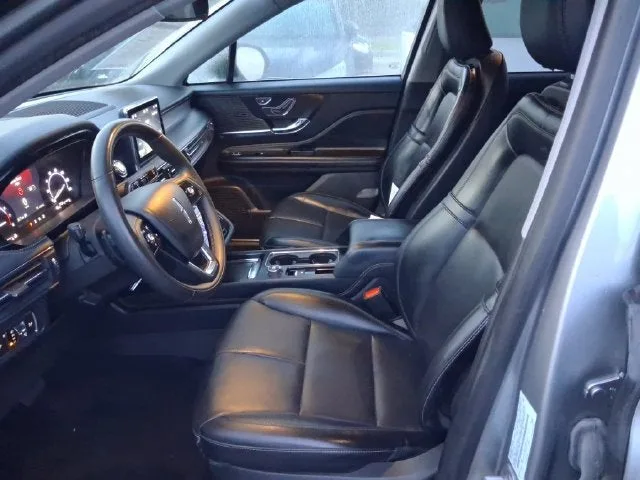 2022 Lincoln Corsair Standard photo 12