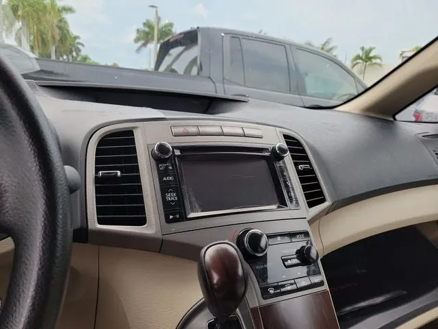 2014 Toyota Venza LE photo 4