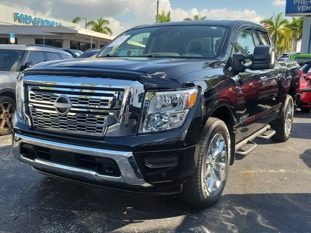 2024 Nissan Titan SV photo 31