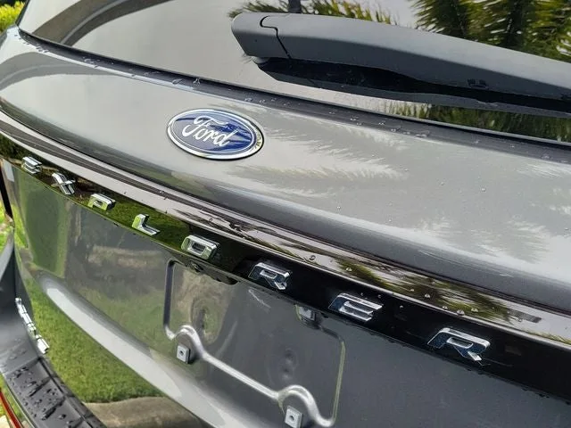 2025 Ford Explorer Active photo 4