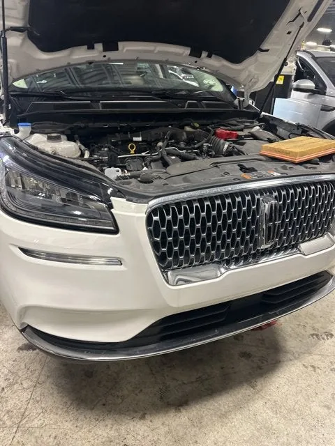 2022 Lincoln Corsair Standard photo 9