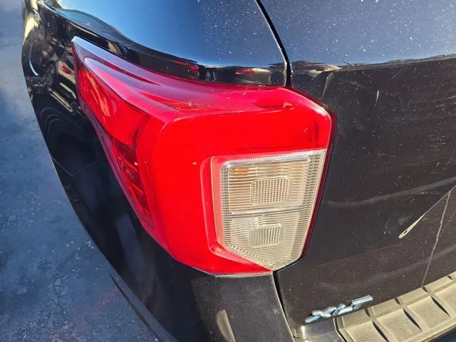 2023 Ford Explorer XLT photo 5