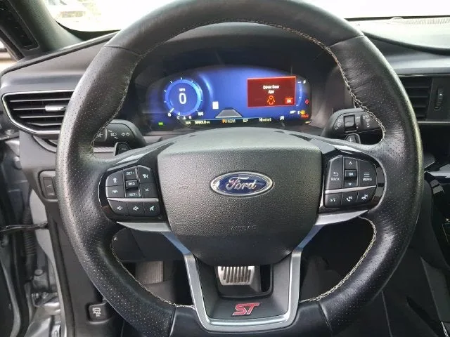 2022 Ford Explorer ST photo 13
