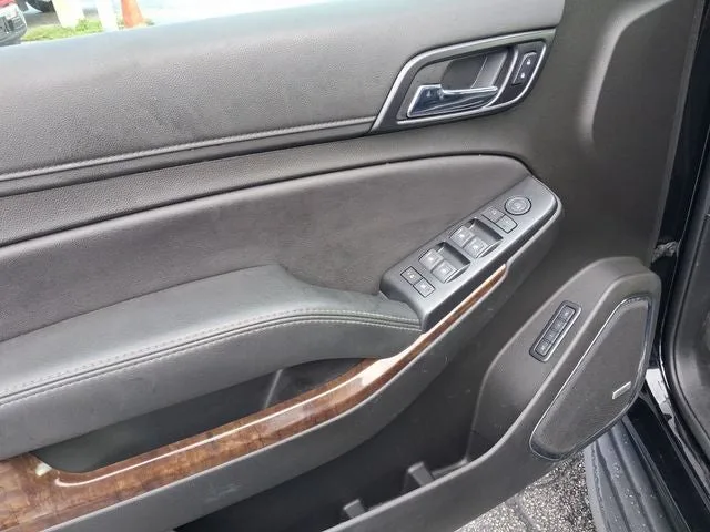 2019 Chevrolet Tahoe LT photo 13