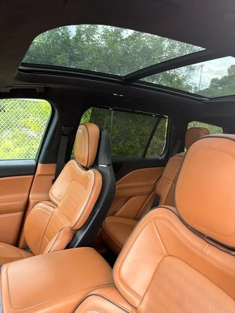 2023 Lincoln Aviator Black Label Premium photo 4