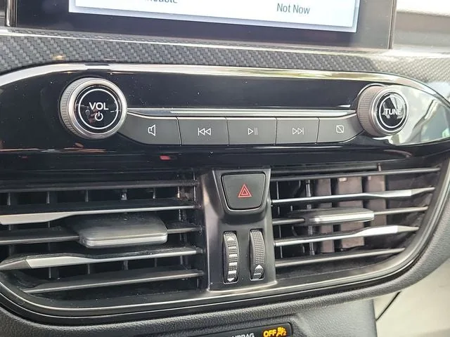 2024 Ford Escape ST-Line photo 25