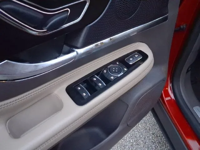 2024 Lincoln Corsair Premiere photo 14