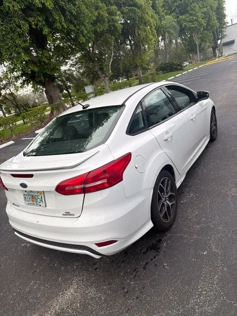 2016 Ford Focus SE photo 6