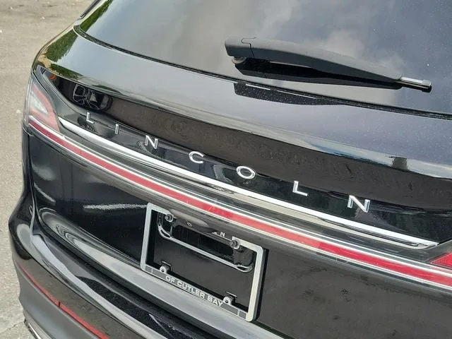 2023 Lincoln Nautilus Standard photo 7