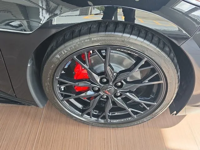 2025 Chevrolet Corvette Stingray 2LT photo 6