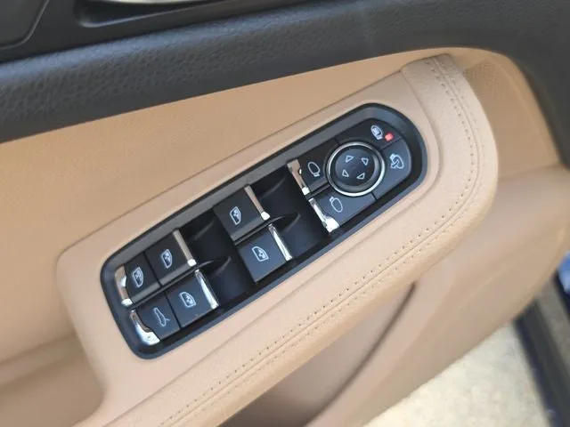 2020 Porsche Macan S photo 14