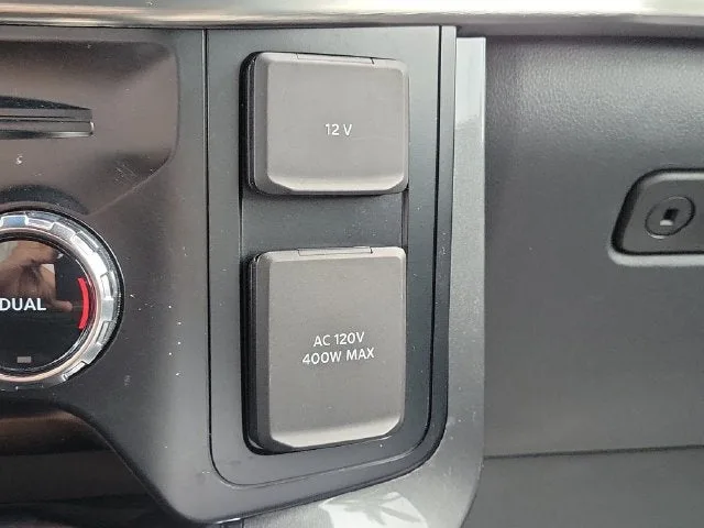 2023 Ford F-150 Lariat photo 31