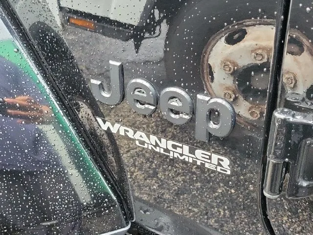 2022 Jeep Wrangler Unlimited Sahara High Altitude photo 9