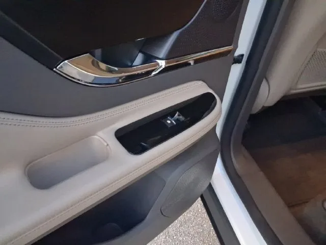 2024 Lincoln Corsair Premiere photo 10