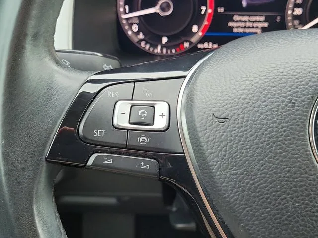 2019 Volkswagen Atlas 3.6L V6 SEL R-Line R-Line photo 21