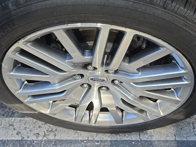 2024 Ford Expedition Max Platinum photo 9