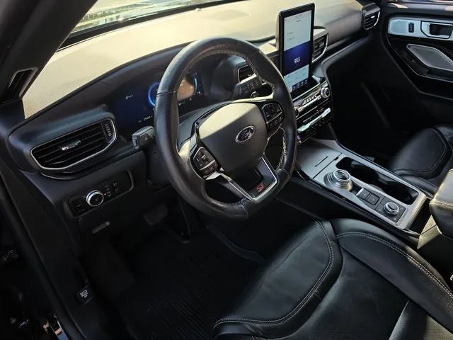 2023 Ford Explorer ST photo 14