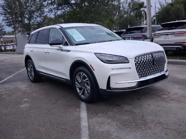2023 Lincoln Corsair Standard photo 22