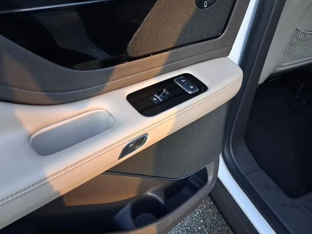 2022 Lincoln Aviator Reserve Premium photo 10