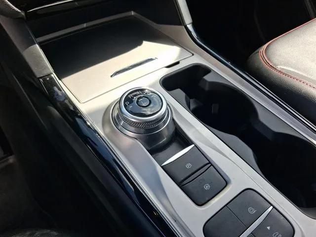 2022 Ford Explorer ST-Line photo 21
