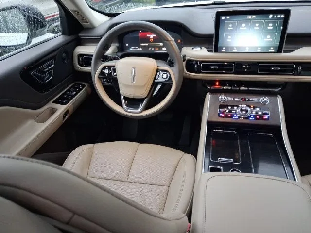 2023 Lincoln Aviator Reserve Premium photo 8