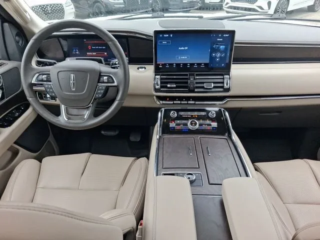 2024 Lincoln Navigator Premiere photo 7