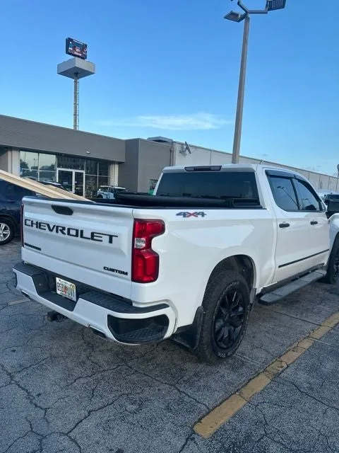 2020 Chevrolet Silverado 1500 Custom photo 12
