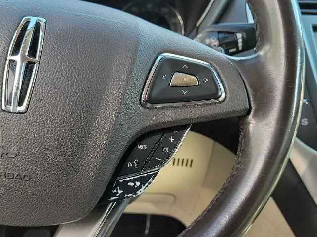 2015 Lincoln MKC Base photo 20