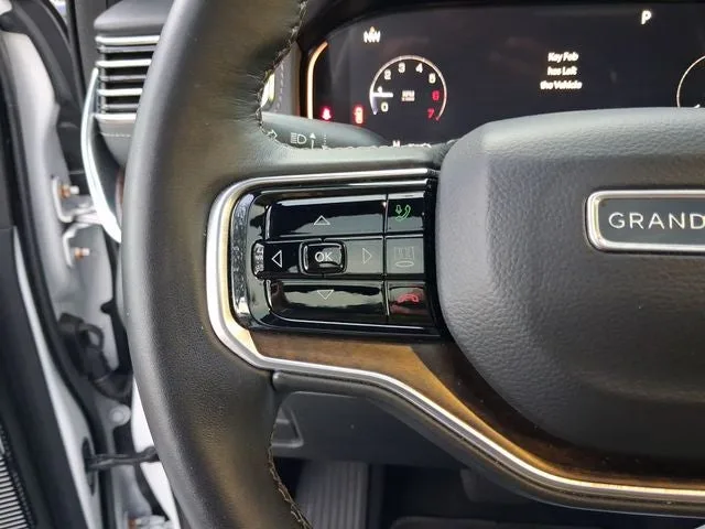 2022 Jeep Grand Wagoneer Series I photo 17