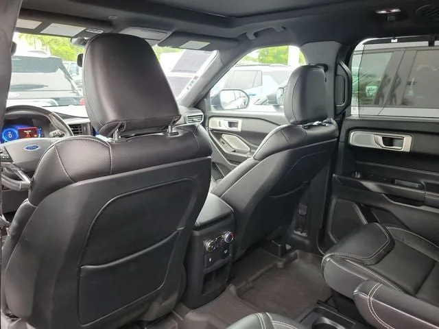 2020 Ford Explorer ST photo 10