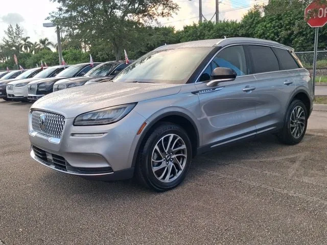 2021 Lincoln Corsair Standard photo 2