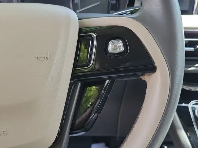 2022 Lincoln Corsair Standard photo 19