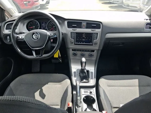 2017 Volkswagen Golf SportWagen S 4Motion photo 7