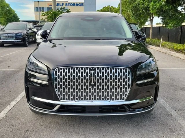 2024 Lincoln Corsair Premiere photo 2