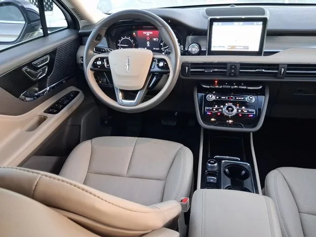 2021 Lincoln Corsair Standard photo 8