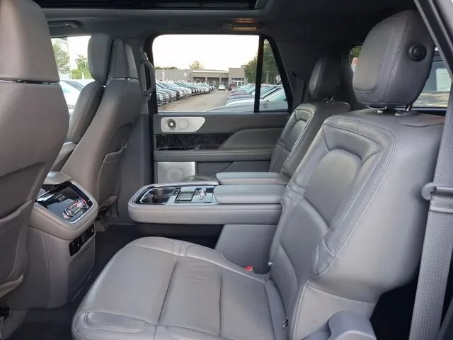 2020 Lincoln Navigator L Reserve photo 6