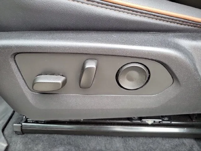 2023 GMC Canyon AT4 photo 13