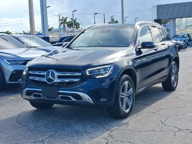 2022 Mercedes-Benz GLC GLC 300 photo 2
