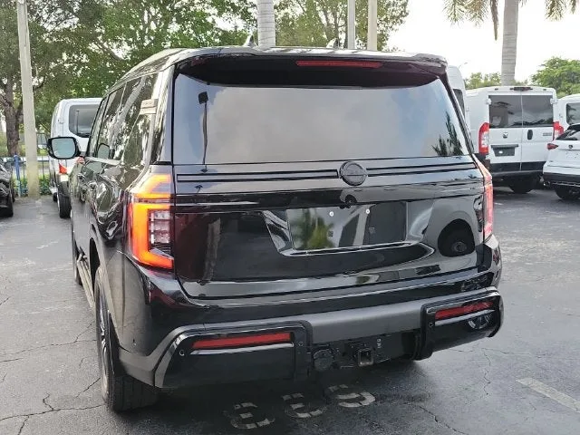 2025 Nissan Armada SL photo 3