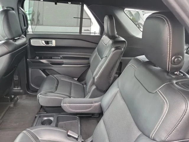 2020 Ford Explorer ST photo 11