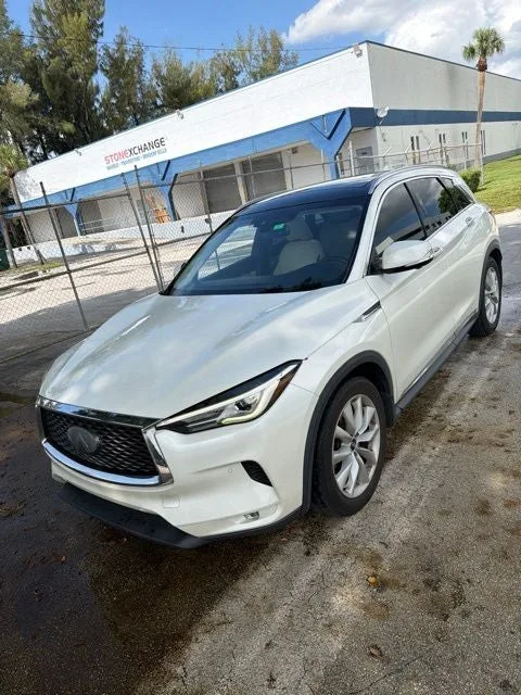 2019 INFINITI QX50 ESSENTIAL photo 2
