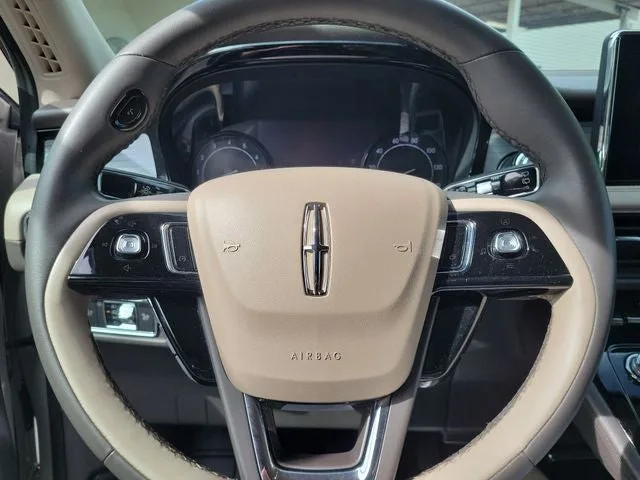 2022 Lincoln Corsair Standard photo 20