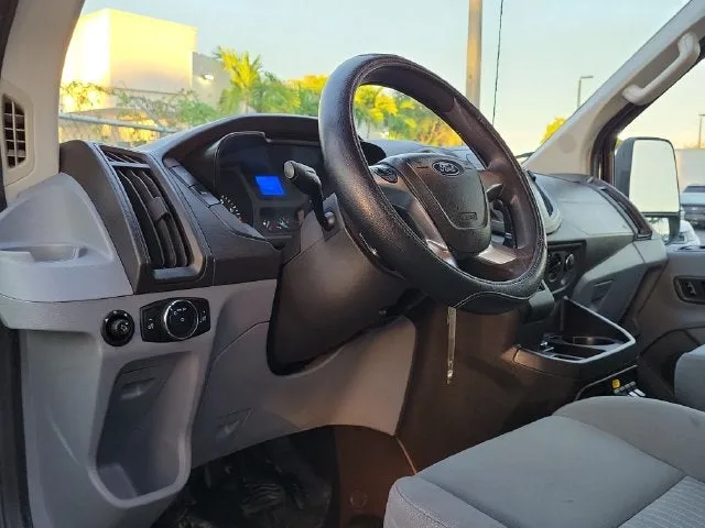 2015 Ford Transit-250 Base photo 17