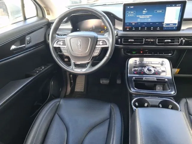 2023 Lincoln Nautilus Standard photo 8