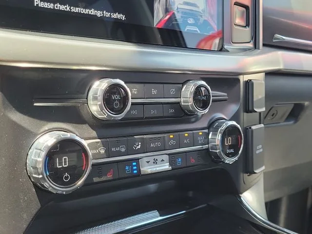 2021 Ford F-150 Lariat photo 29