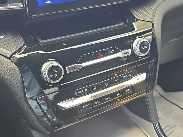 2023 Ford Explorer ST-Line photo 22