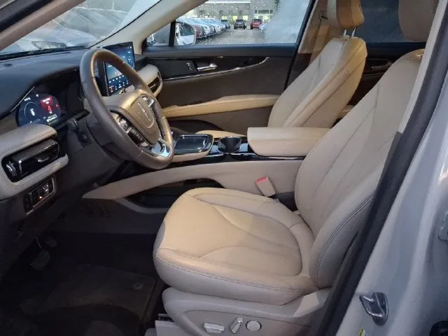 2023 Lincoln Nautilus Standard photo 11
