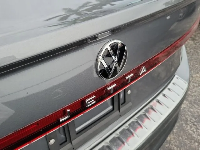 2025 Volkswagen Jetta 1.5T S photo 5