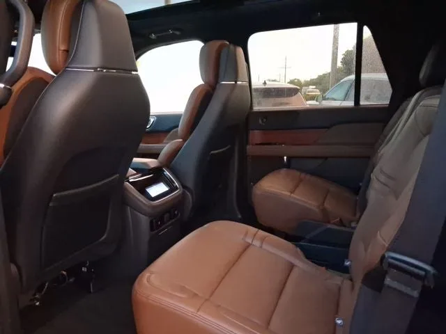 2024 Lincoln Navigator Reserve photo 5